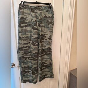 Universal Thread Green Cargo Pants